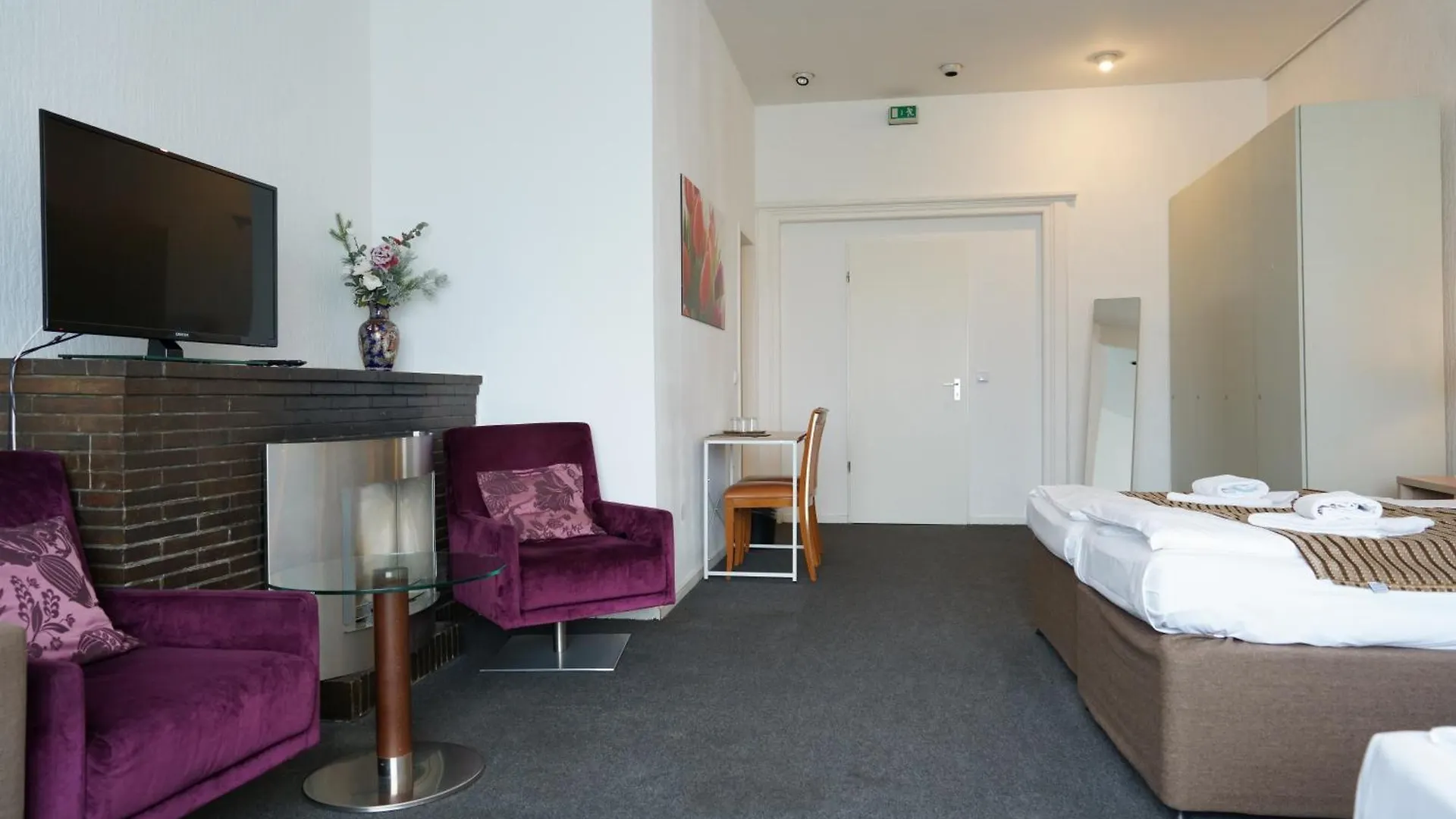 ***  ברלין Hotel Ambert גרמניה