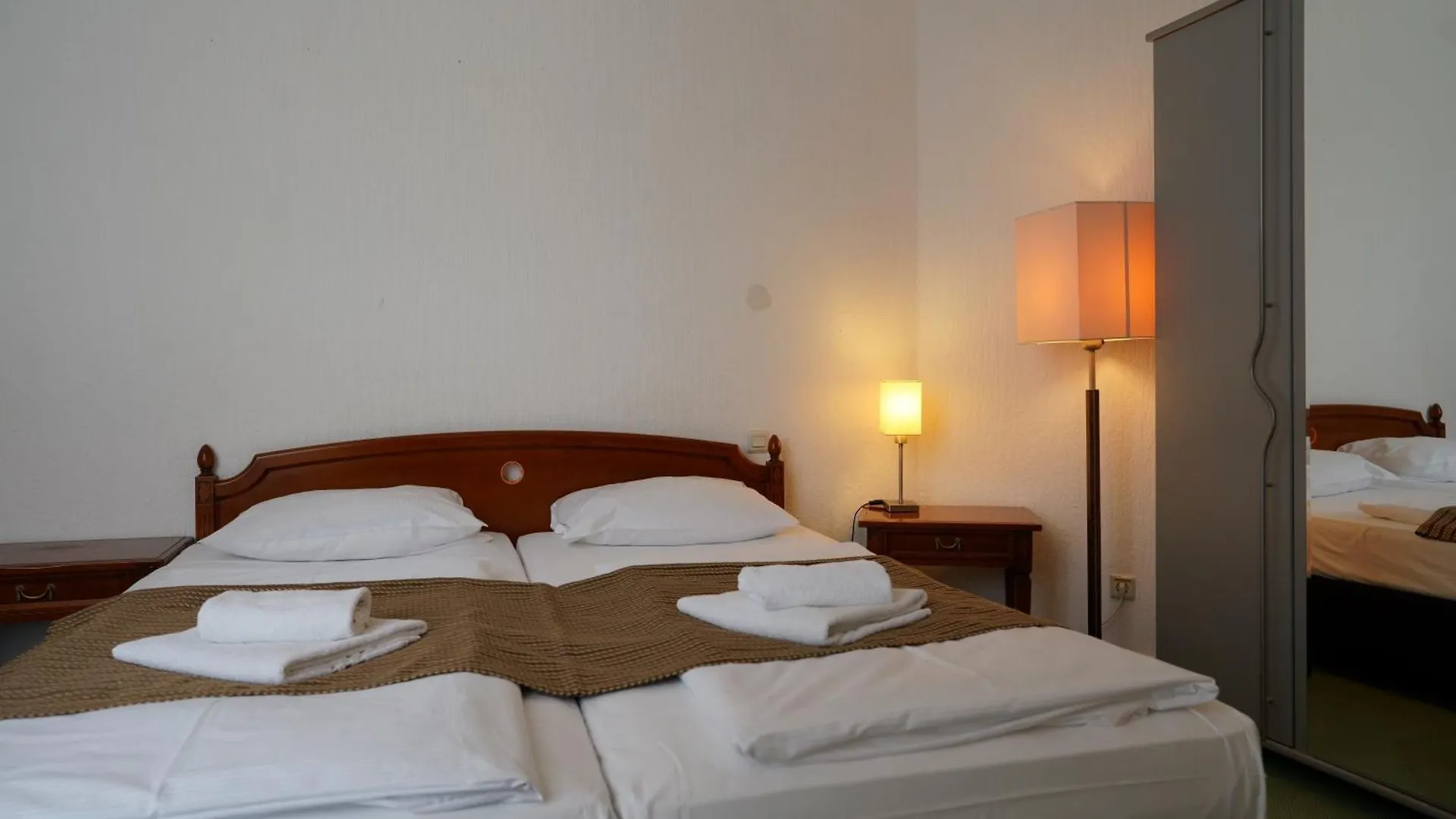ברלין Hotel Ambert 3*,  גרמניה